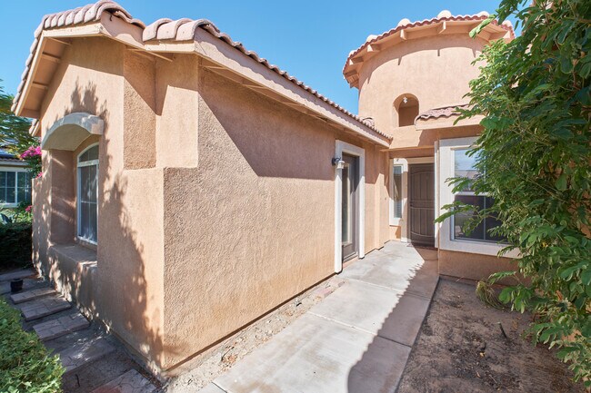 Building Photo - 47626 Calle Diamante