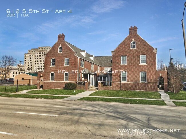 Building Photo - 912 S 5th St