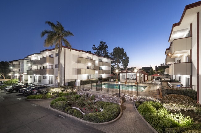 Building Photo - DEL CORONADO