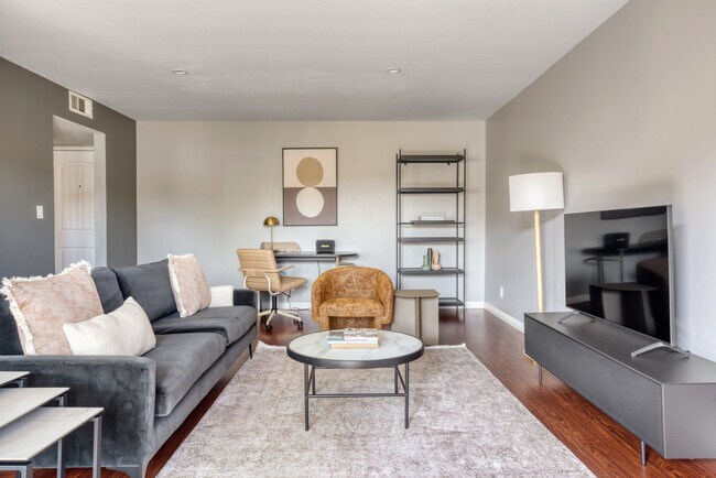 Building Photo - 235 Arlington Rd