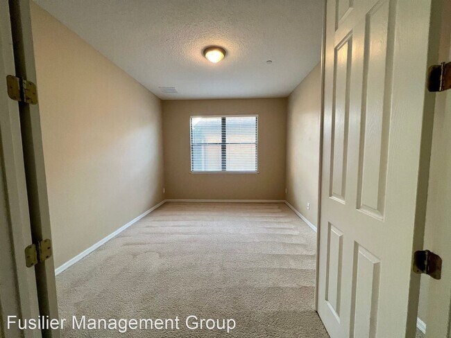 Building Photo - 5 br, 3.5 bath House - 10340 Kristen Park ...