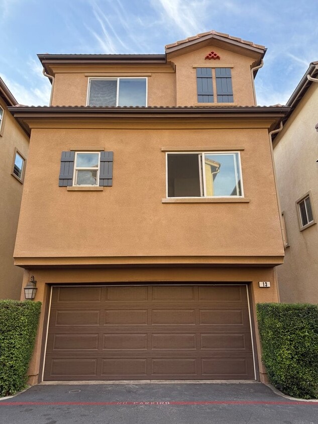 Foto principal - Spacious 4Bed/4Bath