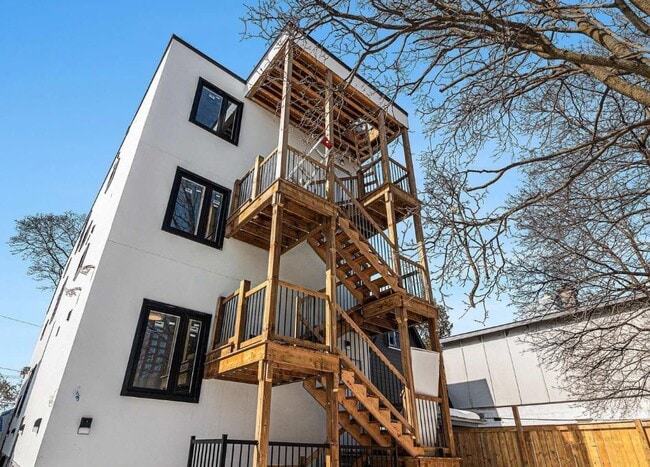 Building Photo - 61 Pinehurst Ave