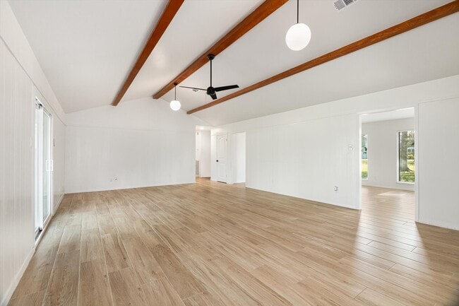 Foto del edificio - 416 Southern Oaks Dr