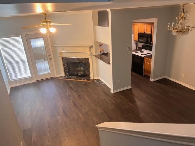 Building Photo - 4925 Las Lomas Dr