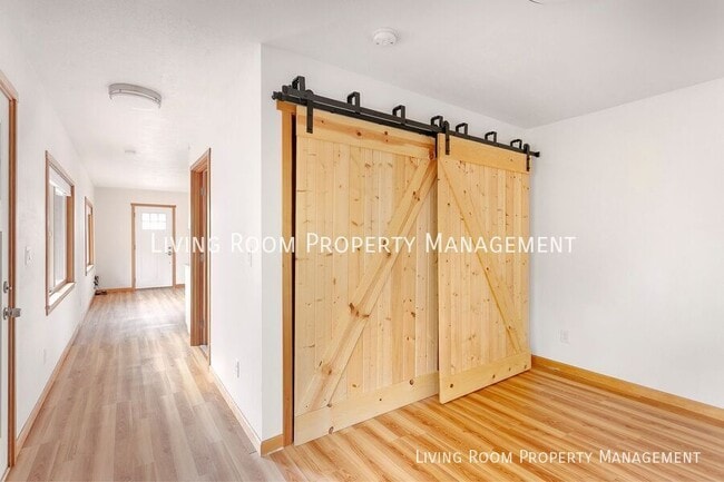 Building Photo - Montavilla Studio Cottage Is Move In Ready