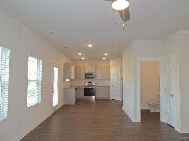 Foto del edificio - 26106 Beech Grv Ln NW