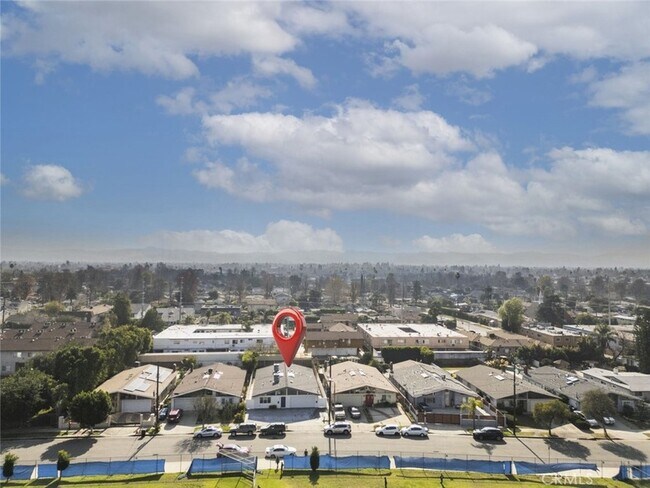 Foto del edificio - 13010 Hartland St