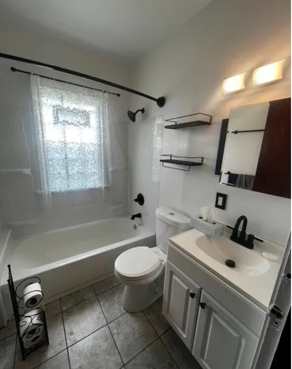 Building Photo - 11621 Havel Ave