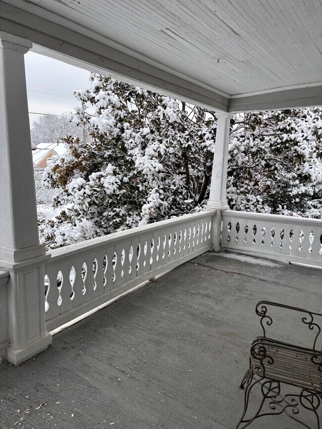 Building Photo - 163 N Keats Ave