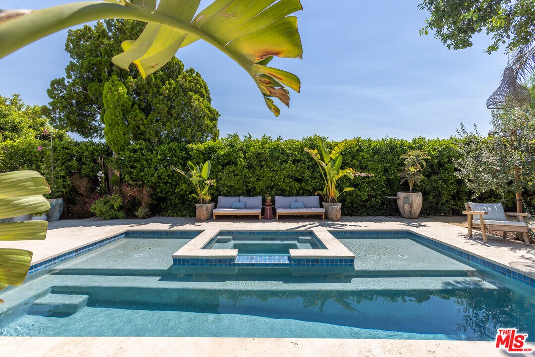 Foto principal - 7442 Capps Ave