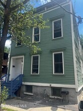 Building Photo - 128 Dove St