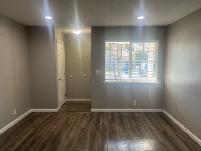 Foto del edificio - 4818 Suncrest Way