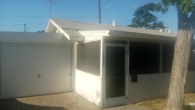 One Car Garage - 4840 Arden Dr