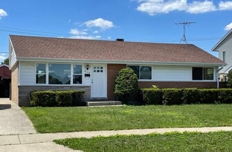 Building Photo - 9128 Pembroke Ln