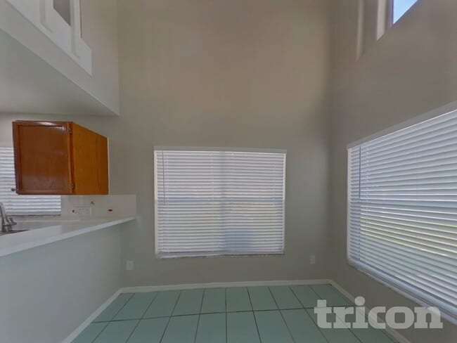 Building Photo - 3257 Brewster Dr