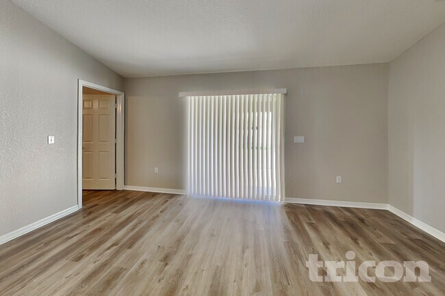 Foto del edificio - 2075 Sunflower St