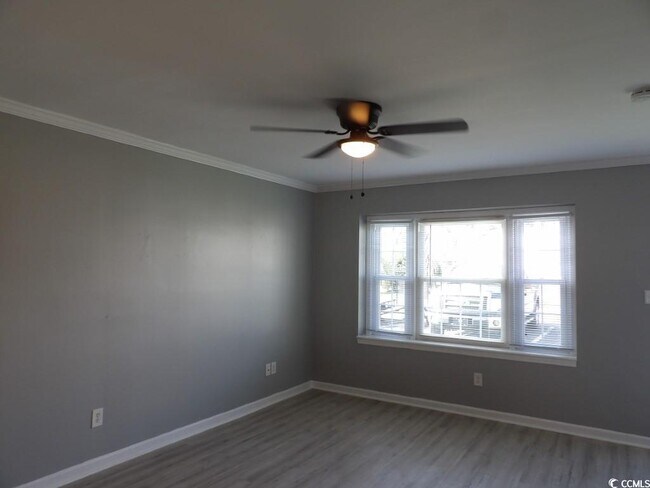 Building Photo - 1711 Fawn Vista Dr N
