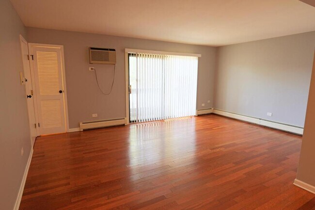 Foto del edificio - 3680 W 119th St