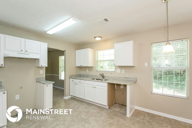 Building Photo - 6661 Rebecca Lou Ln