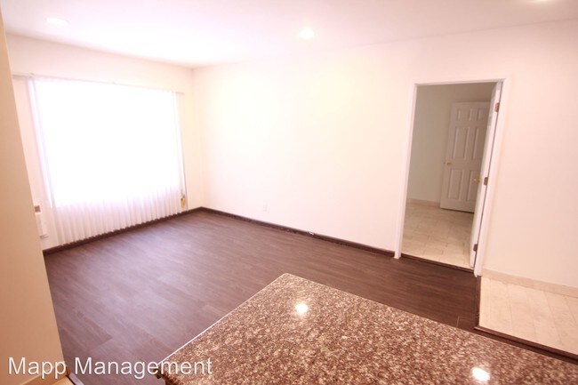 Foto del edificio - 1 W 2nd St