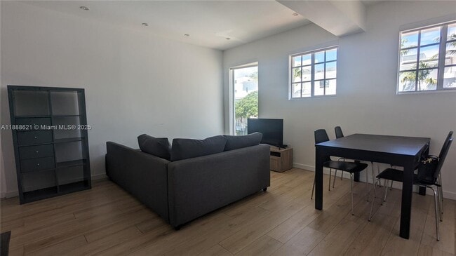 Foto del edificio - 700 16th St