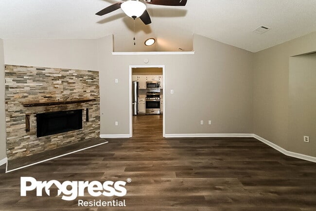 Building Photo - 1420 Peppermill Dr N