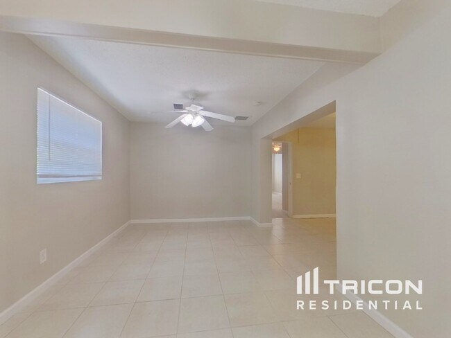Foto del edificio - 15375 Hopedale Ln