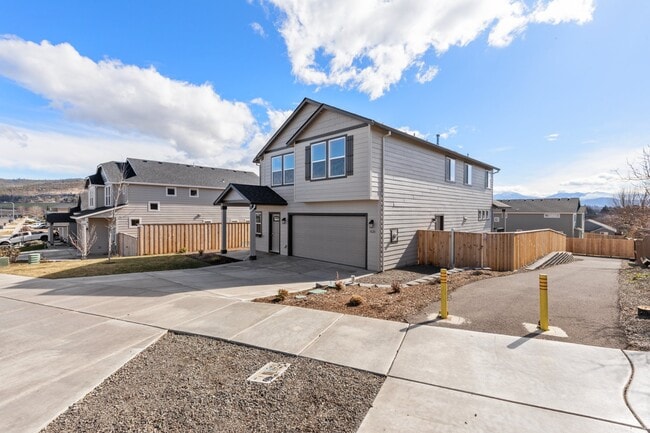 Building Photo - 1626 Dragon Tail Pl