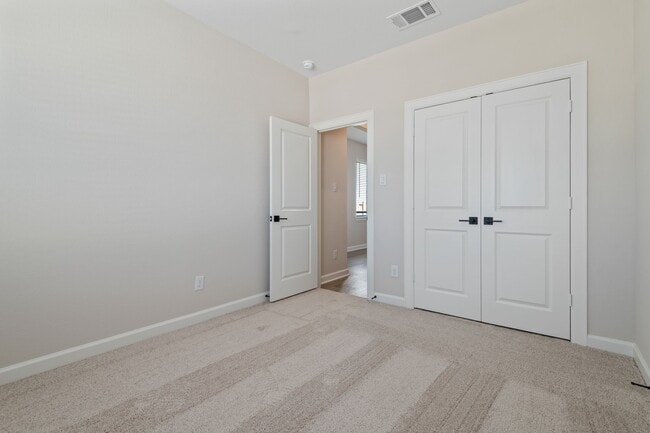 Building Photo - 1023 Whispering Winds Dr