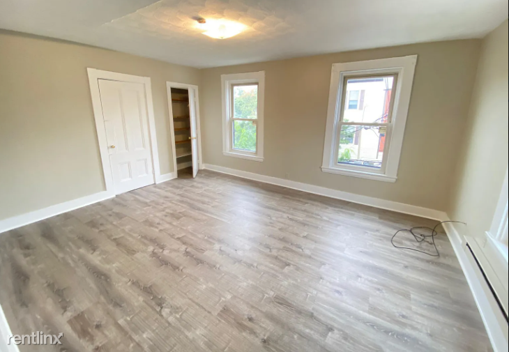 Foto principal - Studio, 1 bath Triplex - 18 Lincoln St Apt...
