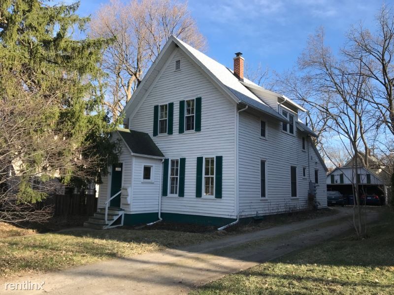 Primary Photo - 1111 W Huron St