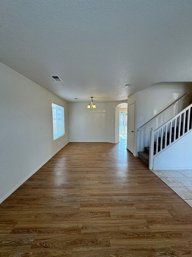 Foto del edificio - Move in special! 1/2 off 1st months' rent!...