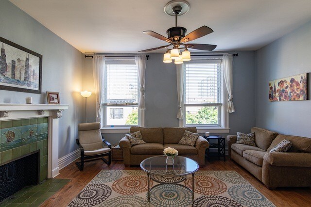 Foto del edificio - 4022 N Clarendon Ave