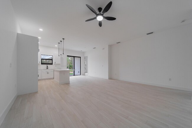 Foto del edificio - 539 Ladd St