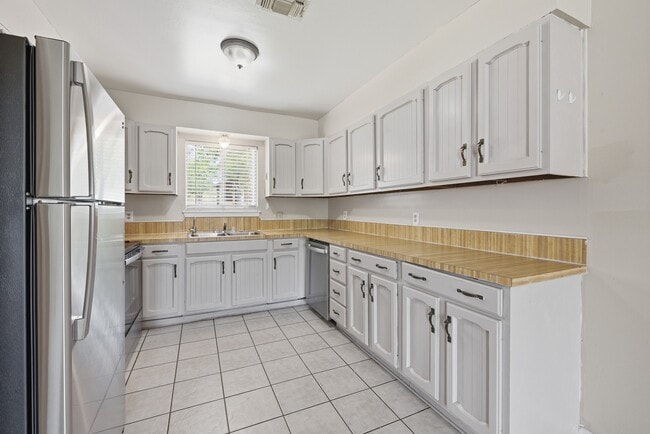 Building Photo - 3202 Forestwood Dr