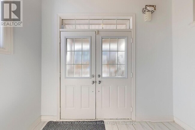 Photo du bâtiment - 76 Rustle Woods Ave