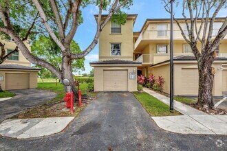 Building Photo - 2060 Greenview Shores Blvd