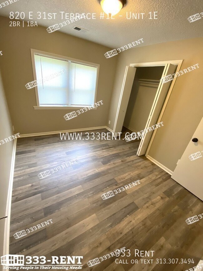 Building Photo - Now leasing! Instant cool factor in the ci...