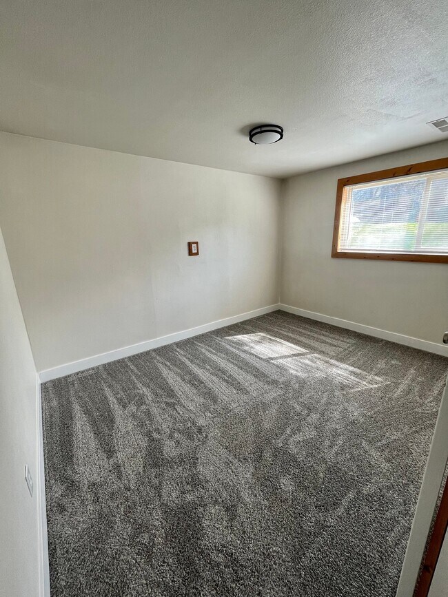 Foto del edificio - 9620 Mumford Dr