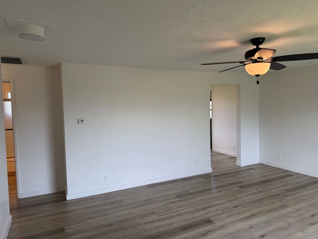 Foto del edificio - Updated 2 bedroom 1 bath duplex!