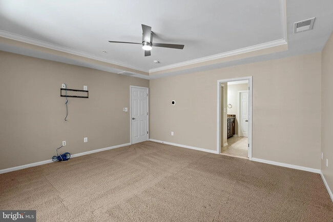 Building Photo - 920 St Martins Loop