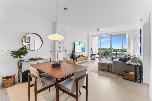 Foto del edificio - 2 br, 2 bath Condo - 9940 W Bay Harbor Dr ...