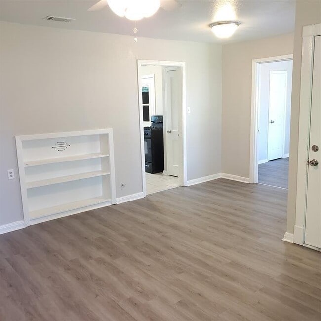 Building Photo - 3926 Alberta St