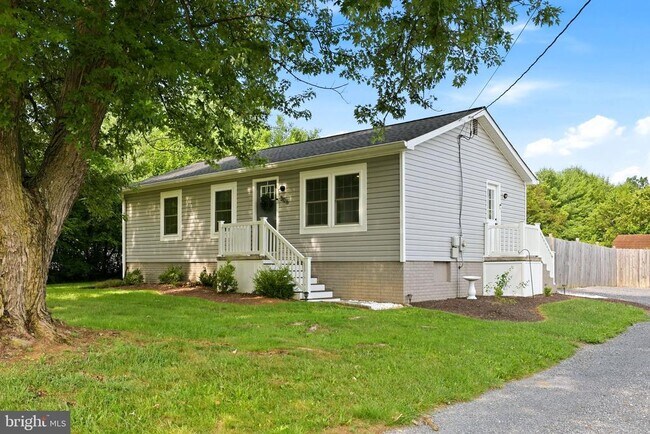 Building Photo - 306 Fegan Rd
