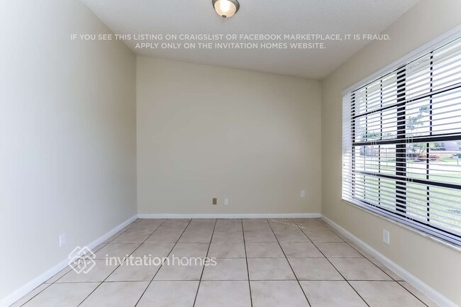 Building Photo - 6225 Mullin St