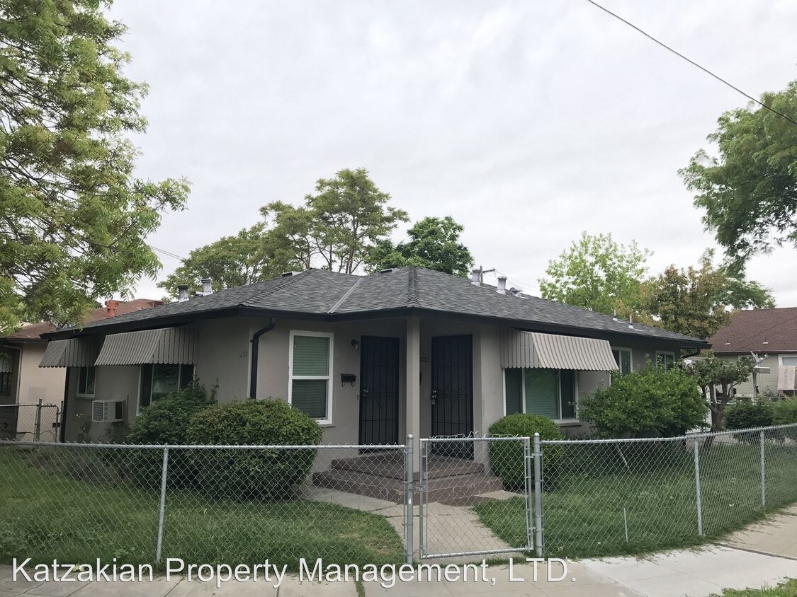 Primary Photo - 2102 N Sutter St