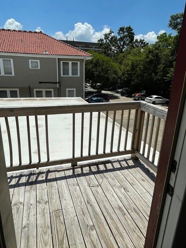Building Photo - 1BD/1BA Midcity Apt Off Carrollton Ave