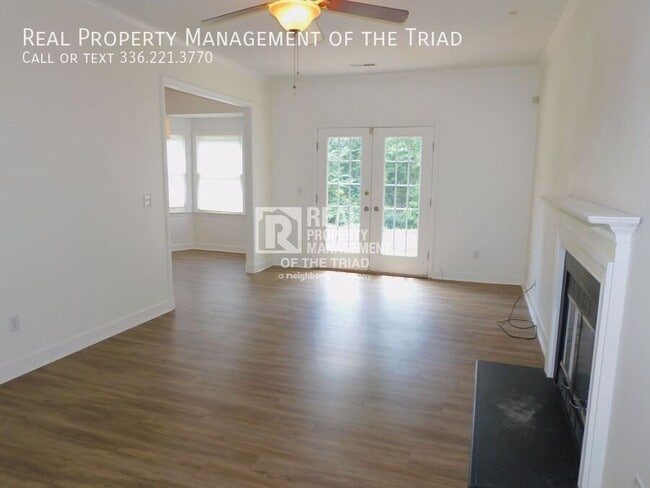 Building Photo - 3407 Park Hill Dr