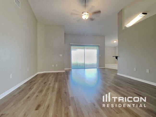Foto del edificio - 1387 Laurel Glen Dr